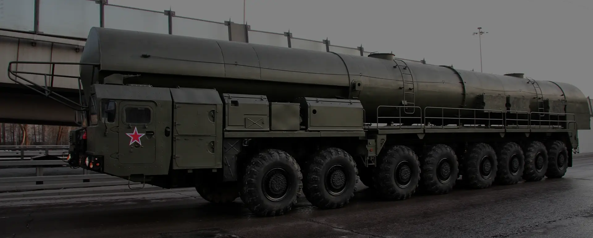 Заказать онлайн перевозку ракет военного назначения в городе Ижевск (Приволжский округ - Удмуртская Республика-Удмуртия)  грузовой платформой